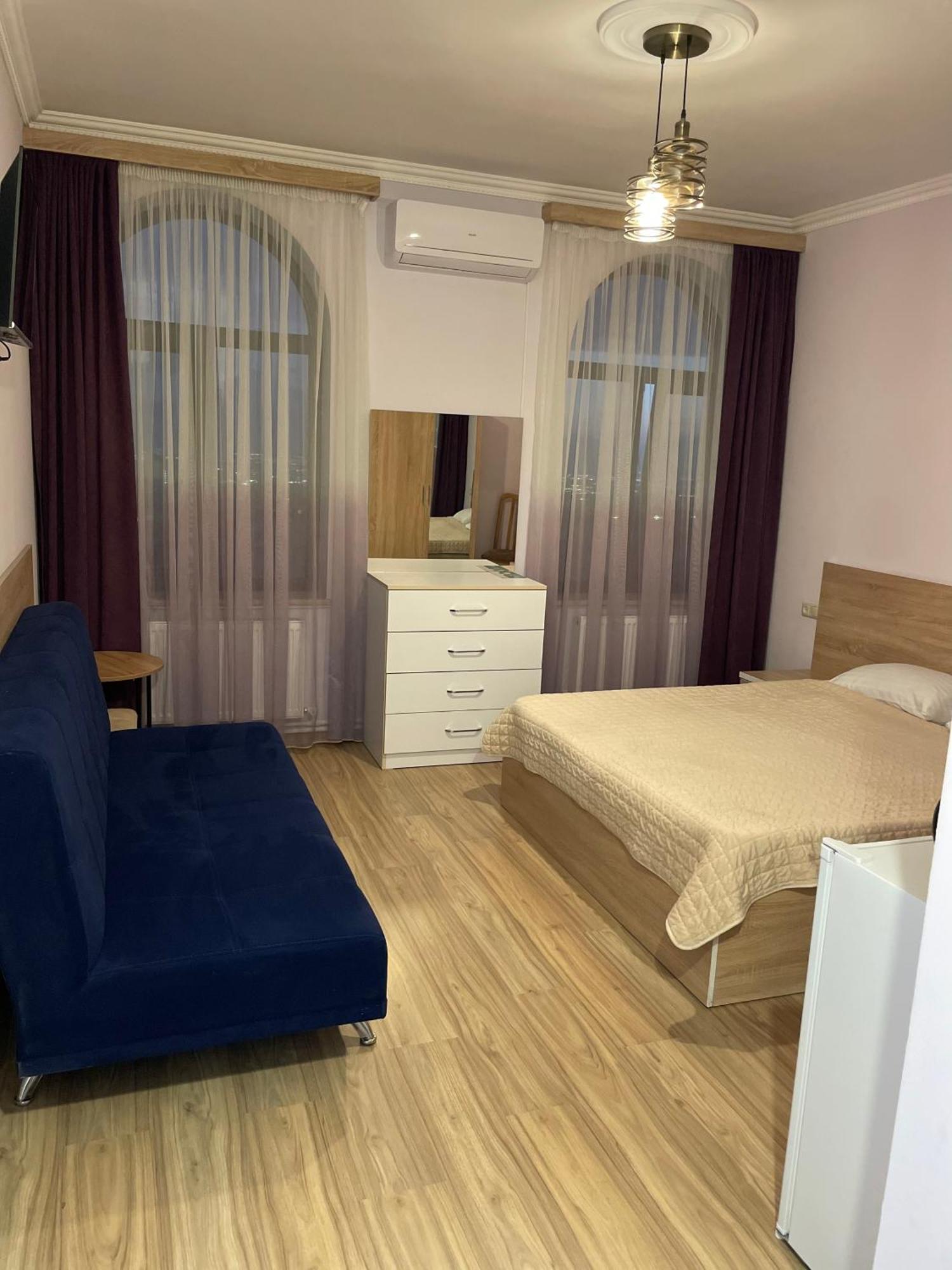 יירבאן Decca Hotel מראה חיצוני תמונה
