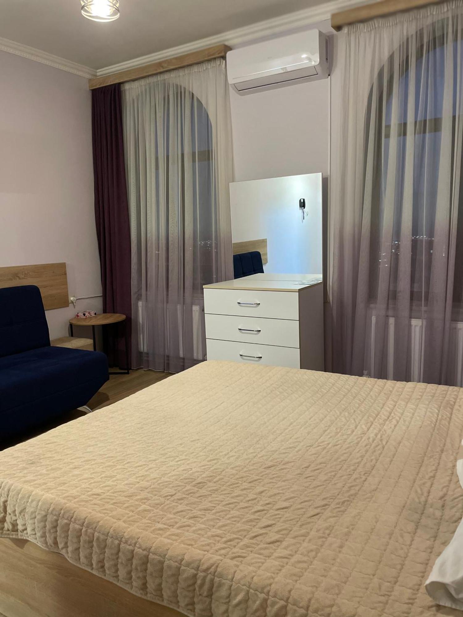 יירבאן Decca Hotel מראה חיצוני תמונה