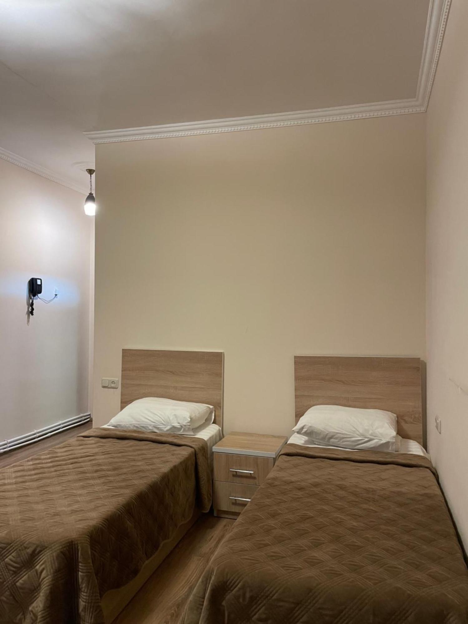 יירבאן Decca Hotel מראה חיצוני תמונה