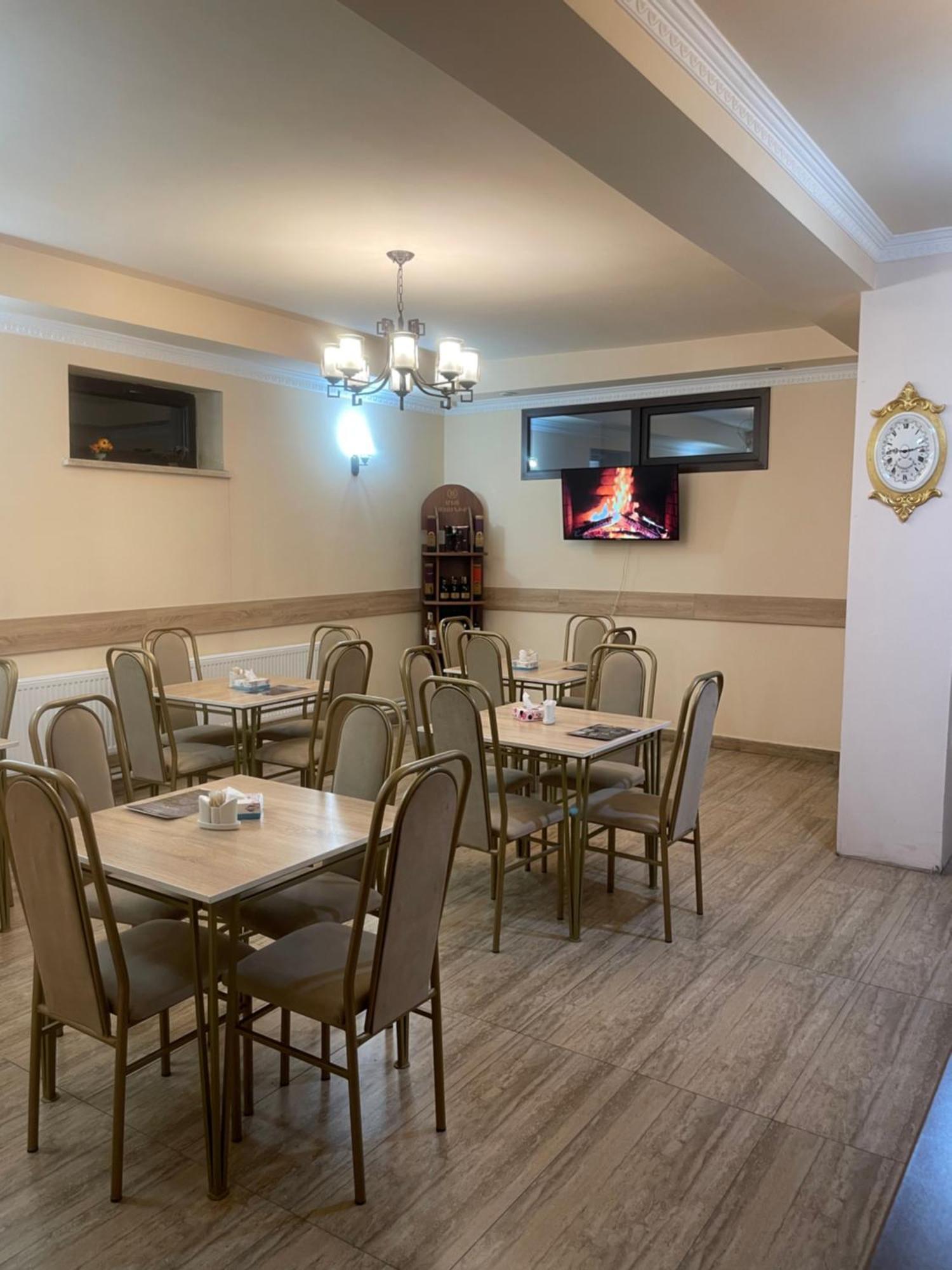 יירבאן Decca Hotel מראה חיצוני תמונה